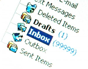 For mange emails kan give stress og ødelægge din effektivitet